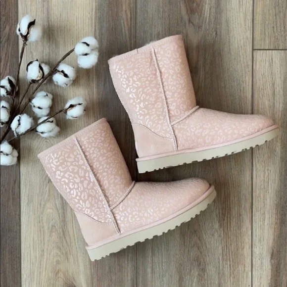 🌿UGG🌿CLASSIC SNOW LEOPARD BOOTS - Picture 5 of 15